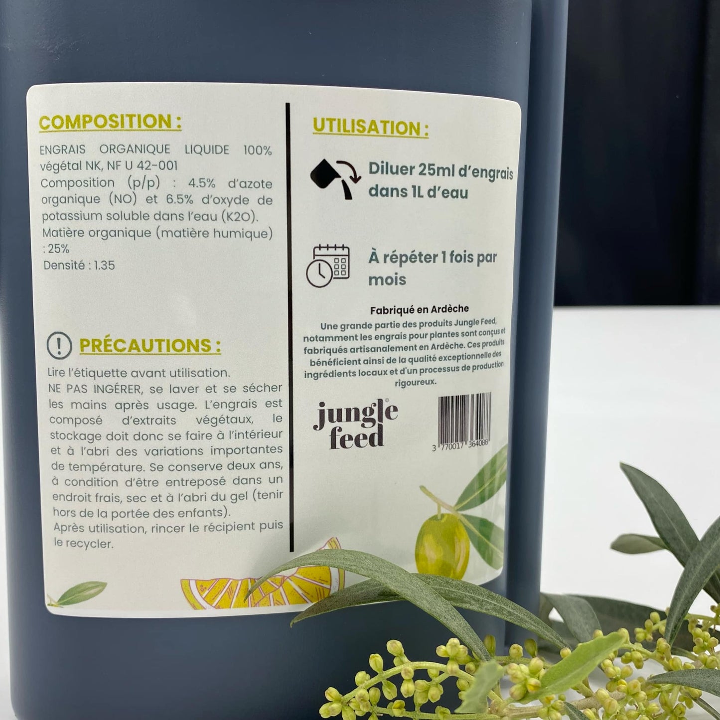 Engrais de 250 ml pour palmiers et oliviers, garantissant une meilleure résistance et un feuillage sain. Idéal pour le soin des plantes de soleil en pot ou en pleine terre.