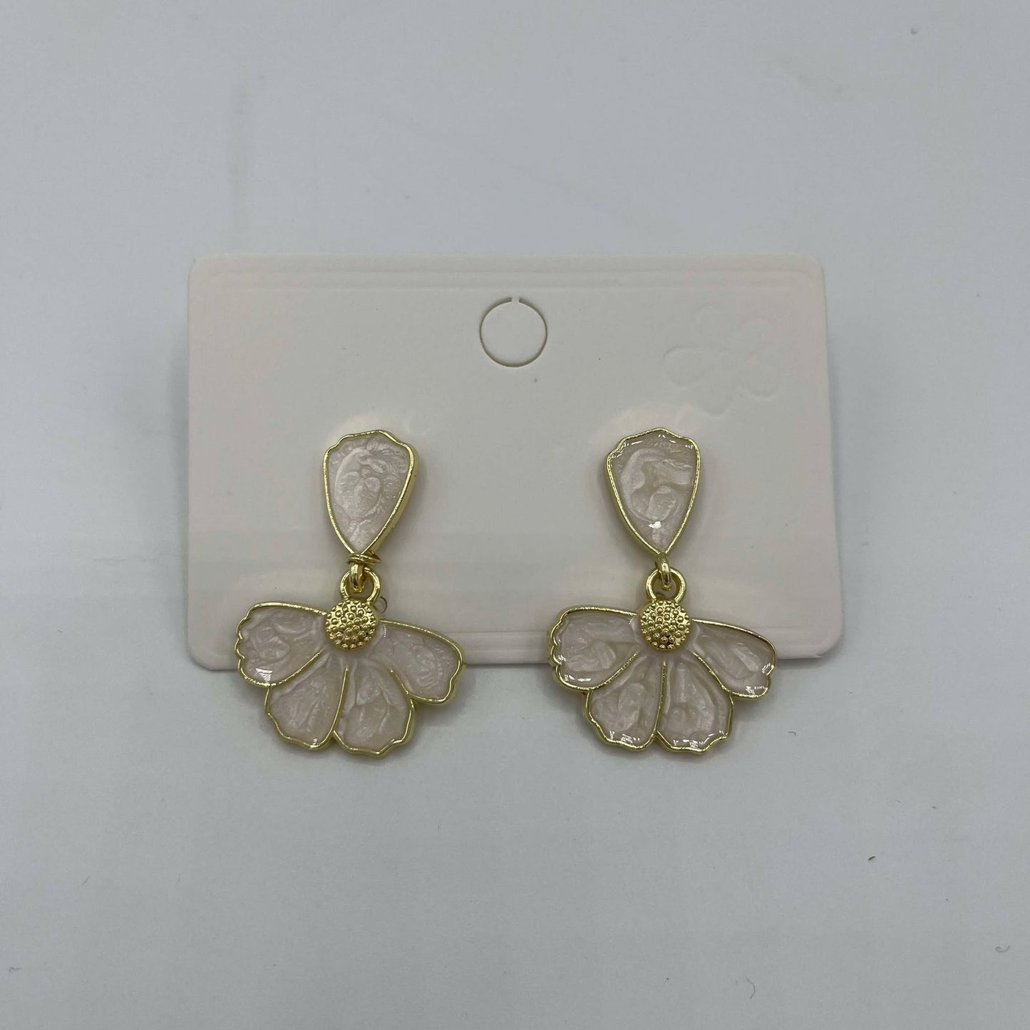 Boucles d'oreilles feuillage blanc et doré