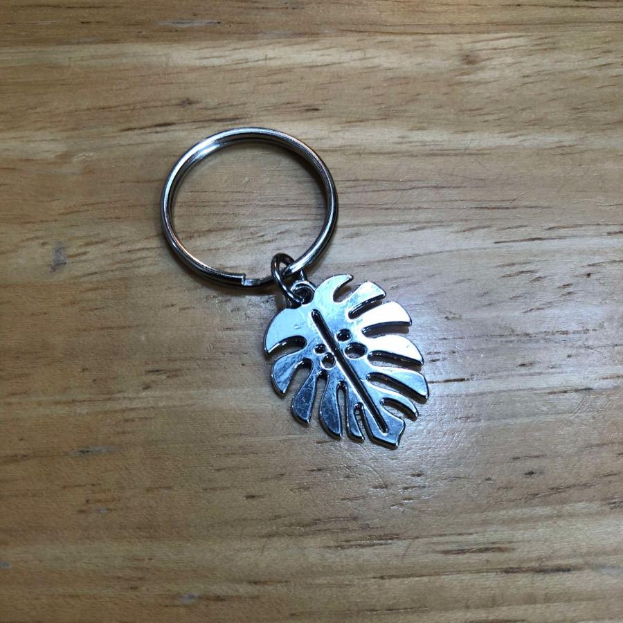 pendentif en forme de feuille de couleur monstera métallique argent 