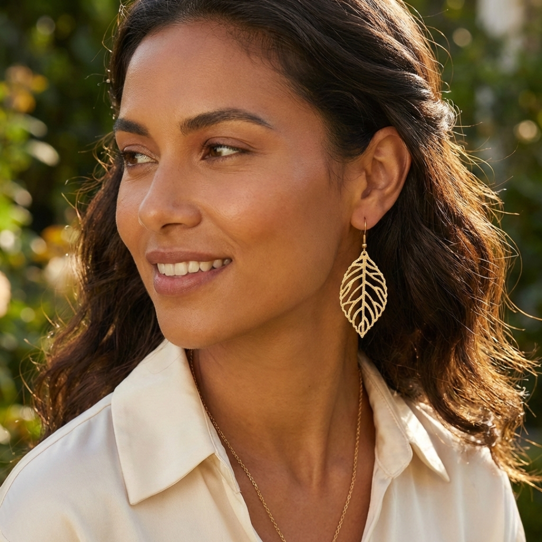 Boucles d'Oreilles Feuille Dorées - Design Botanique Élégant